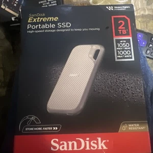 SANDISK EXTREME PORTABLE SSD 2TB (SDSSDE51-2T00-AW25) Factory Sealed - Afbeelding 1 van 7