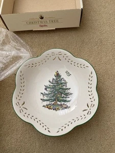 RARE SPODE 9.5 CM CHRISTMAS TREE FLUTED DECAL BOWL - Picture 1 of 7
