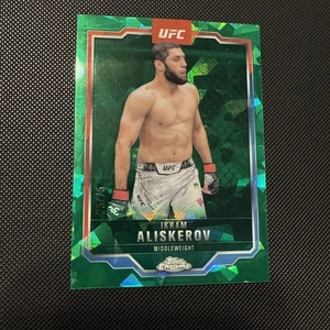 2025 Topps Chrome UFC Sapphire Ikram Aliskerov Green Cracked Ice Refractor /75 - Bild 1 von 7