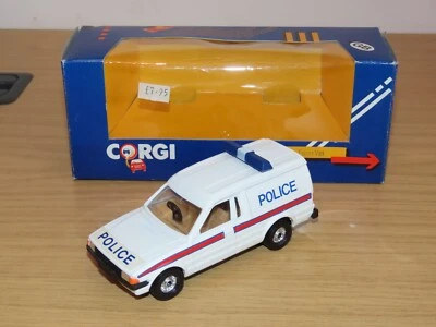 BX221: CORGI Ford Escort Van - Police No 621 - Image 1 of 4