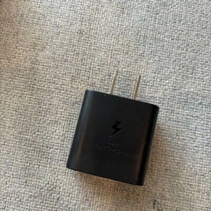 Samsung 25W GaN Fast Charge Wall Charger - Photo 1 sur 3