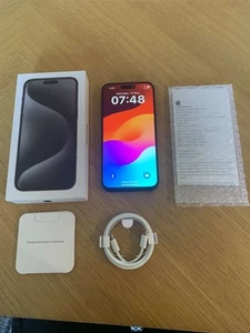 Apple iPhone 15 Pro Max - 256GB - Black Titanium (Unlocked) - Photo 1 sur 7