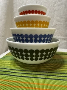 Vintage Pyrex Polka Dot Mixing Bowl Complete Set of 4 - 401-404 (A) - Picture 1 of 24