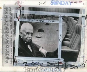 Foto de prensa 1965 James Cash Penney en su oficina de Manhattan, Nueva York - pio20425 - Imagen 1 de 2