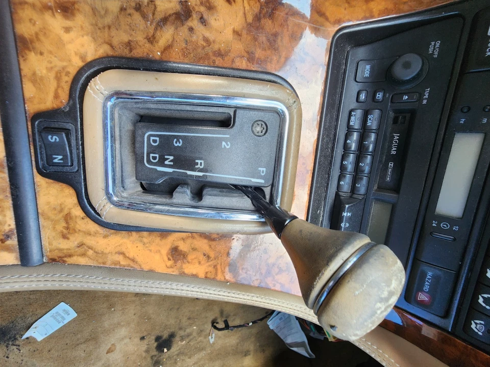 Jaguar XJ6 XJ6L 1994 1995 1996 1997 PALANCA DE CAMBIOS VANDEN PLAS Foto 1 de 2