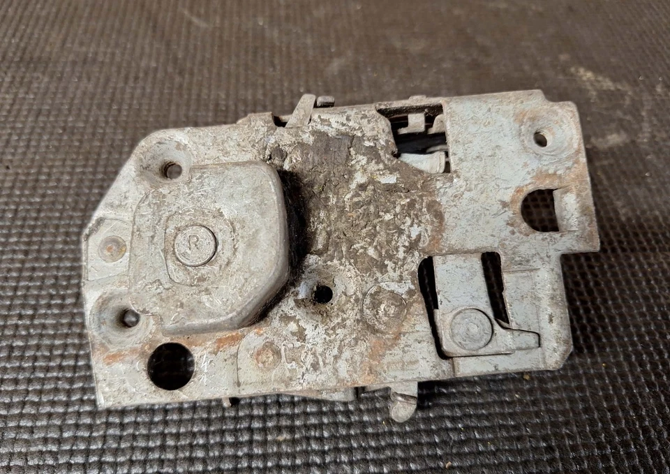 Chevy Corvette 1960 1961 1962 pestillo de puerta derecha liberación se envía a todo el mundo Foto 1 de 3