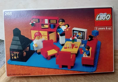 LEGO 1978 268  FAMILY ROOM in good shape. Stickers, people missing, *incomplete* - Image 1 of 4