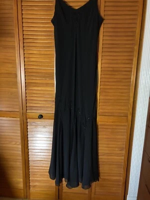 Vestido largo formal para mujer, negro con diseño, talla 14, marca: Sandra Darren Foto 1 de 4