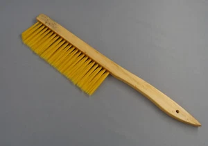Scopa d'api con maniglia in legno e setole in plastica larghezza spazzatrice 20 cm - Foto 1 di 2