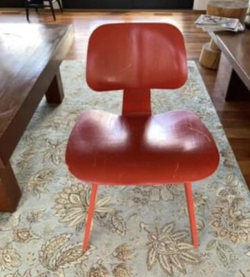 Set Of 4 Eames Herman Miller Molded Plywood Dining Chairs. Original, With Labels - Image 1 of 4