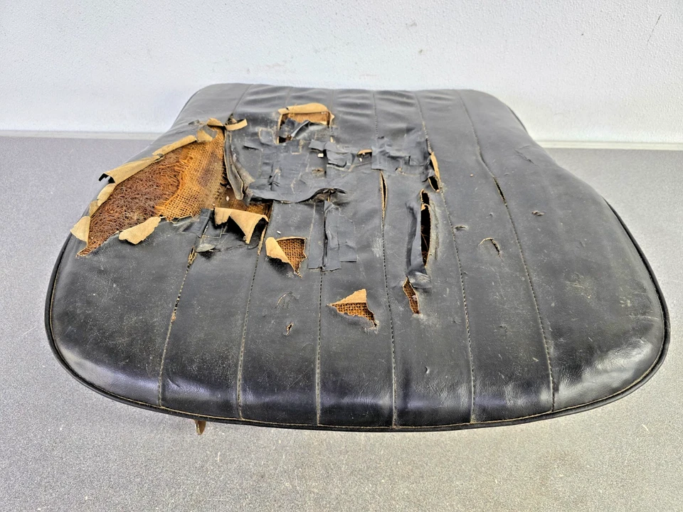 NICE USED ORIGINAL RECARO PORSCHE 356A 356B T5 PASSENGERS BUCKET SEAT BASE UNIT - Image 1 of 4