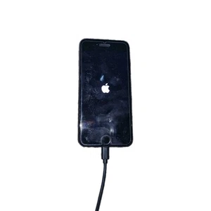 Apple iPhone 8 schwarz ungeprüft - Bild 1 von 3