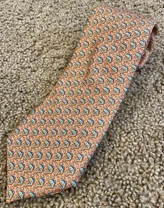 Corbata Vineyard Vines Pink Angry Mahi Fish con estampado de seda 57”x3,75” NUEVA - Imagen 1 de 6