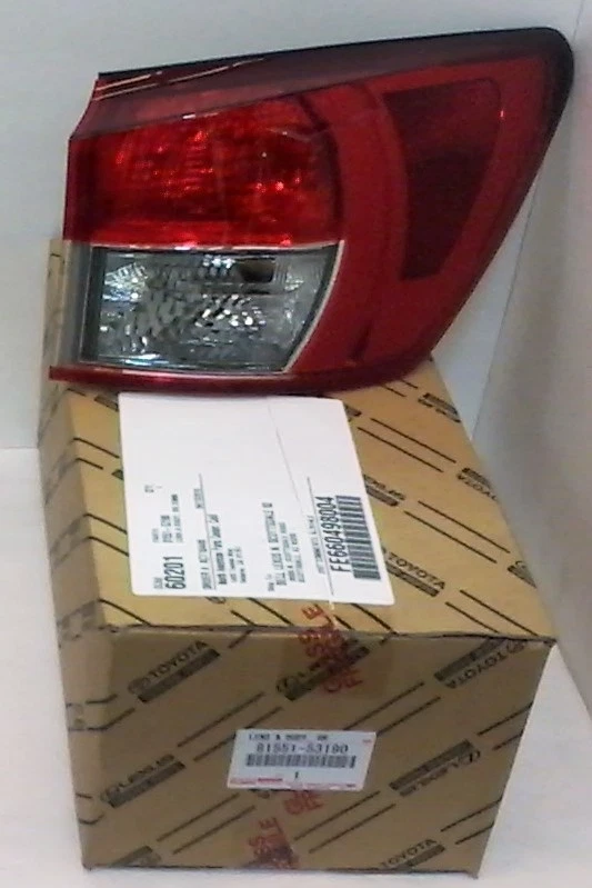 LENTE TRASEIRA EXTERNA DE FÁBRICA LEXUS OEM PASSAGEIRO LANTERNA TRASEIRA 2008-2014 IS F 81551-53190 - Imagem 1 de 1
