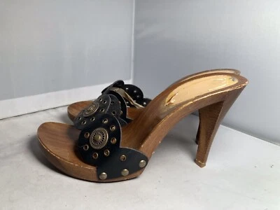 Sandalias estilo caramelos vintage años 80 tacones altos deslizables negras adornadas 6/37 Foto 1 de 4