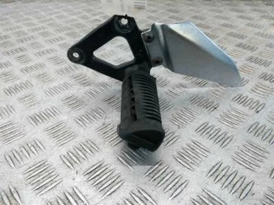 Suspensión reposapiés izquierdo Suzuki GS 500 (2001-2009) L/H Foto 1 de 4