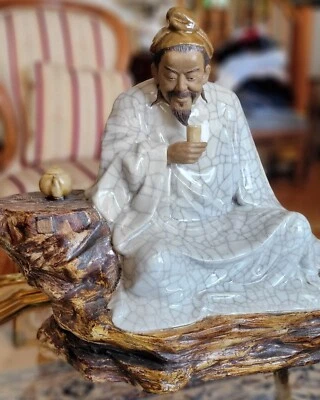 Exquisita estatuilla académica inspirada en Confucio - Elegancia atemporal Foto 1 de 4