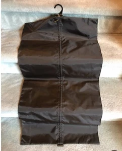 LOUIS VUITTON Braun LV Logo Kleiderhülle Tasche mit LV Aufhänger, 38” X 21” - Bild 1 von 10