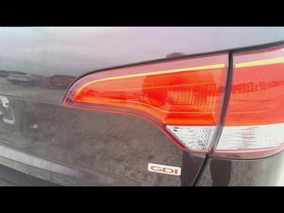 Luz trasera de pasajero KIA SORENTO 2014-2015 tapa montada incandescente  Foto 1 de 4