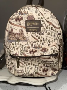 Harry Potter Loungefly Schulgelände Karte Warner Bros Mini Rucksack - guter Zustand - Bild 1 von 4