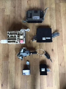 KIT ECU TOYOTA VERSO 1.6 DIÉSEL 89661-0F500 2013-2018 - Imagen 1 de 18