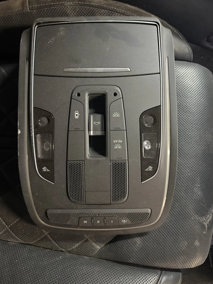 Luz domo delantera Audi S8 2012-2018 Foto 1 de 1