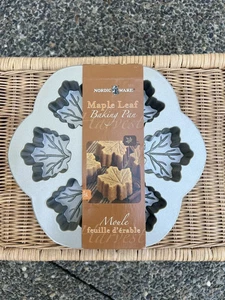 Nordic Ware Maple Leaf Muffinform Platinum Collection 6 Hohlräume USA Neu Urlaub - Bild 1 von 1