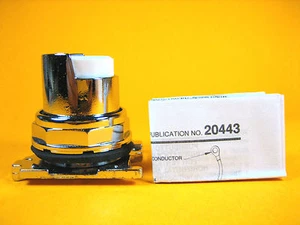 Cutler Hammer - 10250T506 - Operador de botón pulsador. Montaje vertical, Ser. Blanco A1 - Imagen 1 de 5
