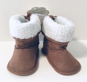 Stepping Stones Baby Boots with Faux Fur - Size 2 (3-6m - Picture 1 of 5