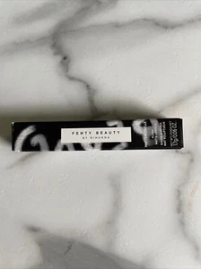 Lápiz labial mate Fenty Beauty de Rihanna Mattemoiselle felpa violeta furia púrpura - Imagen 1 de 8