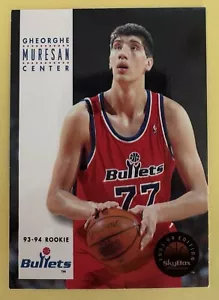 1993-94 SkyBox Premium Basketball #290 Gheorghe Muresan RC - Washington Bullets - Bild 1 von 2