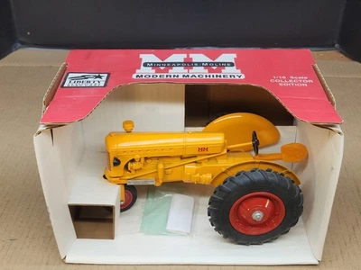 Tractor SpecCast Minneapolis Moline U 1/16 #03012 1995 Louisville Farm Show Foto 1 de 4
