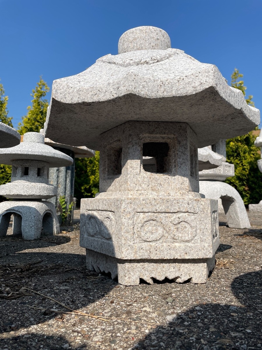 Kaori style pagoda 2' tall Japanese g...