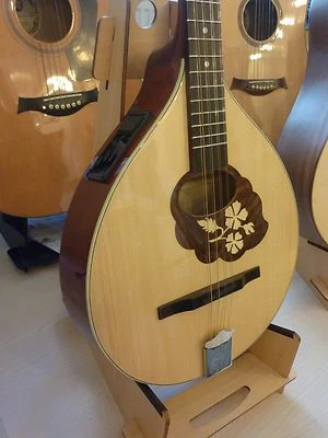 Irish Bouzouki with EQ (built in pick-up), made by Hora, solid wood  - Image 1 of 4