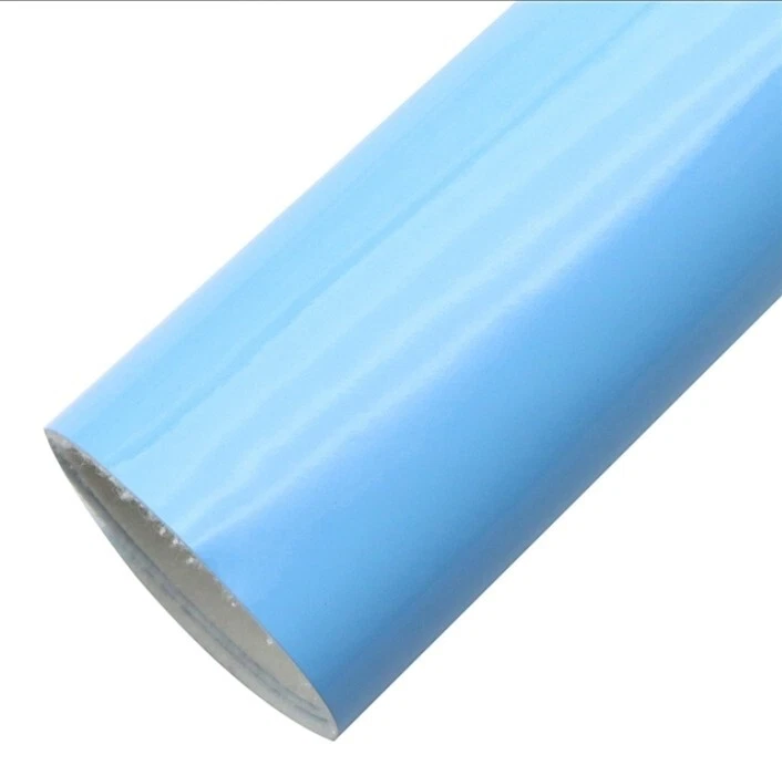 Rollo de imitación de cuero brillante charol azul claro 12" x 55" respaldo de fieltro Foto 1 de 1