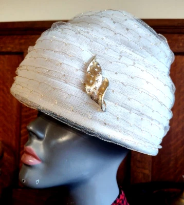 Broche Moda Sombrero Oro Brillo Twist Red Broche Años 30 Etiqueta Unión Colmena Abeja Foto 1 de 4