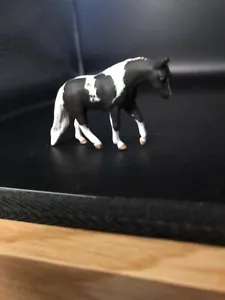 Micro Mini Size CM Breyer Model Horse - Picture 1 of 3