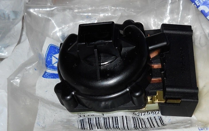 Interruptor de ignição NOS 2003-06 Jeep Liberty Wrangler CAL0B070 - Imagem 1 de 1