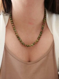 Hermoso Collar Para Mujer Natural Verde Unakita Suave Redondo 7-8MM Cuentas 18" - Imagen 1 de 9