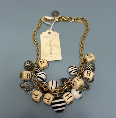 Nuevo con etiquetas Collar Lenora Dame Madera Alfabeto Dije Rayas Cuentas Foto 1 de 4