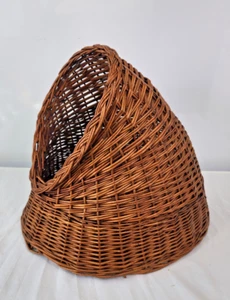 Vtg Wicker Dog Cat Basket Pet Bed Large Oval 14" t x 14" x 13” Storage Farmhouse - Picture 1 of 6