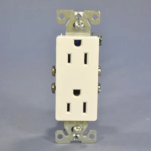 Cooper White Decorator Receptacle Duplex Outlet NEMA 5-15R 15A 125V Bulk 1107W - Picture 1 of 5