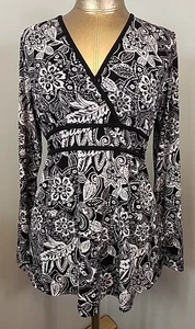 Top Tomorrow's Mother blanco y negro con cuello en V para mujer talla L pecho 36 LS 320-35560 - Imagen 1 de 7