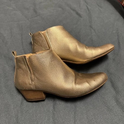 Old Navy Gold Metallic Ankle Booties Boots Women’s Sz 8 - Image 1 of 4
