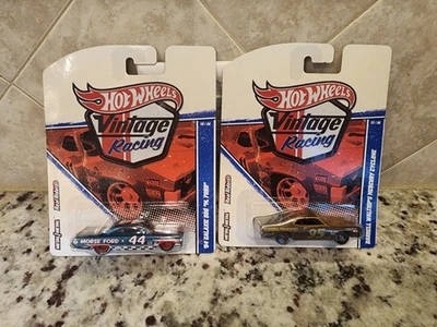 Hot Wheels Vintage Racing 2 Car Lot M Ford Waltrip Cyclone - Image 1 of 4