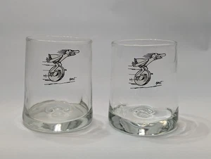 Vintage (2) Johnny Hart BC COMICS 4" eingeklemmte HÖHLENMENSCH THOR Trinkstein Gläser - Bild 1 von 4