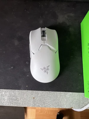 Razer Viper V2 Pro Weiß 59g - Kabellos - Bild 1 von 2