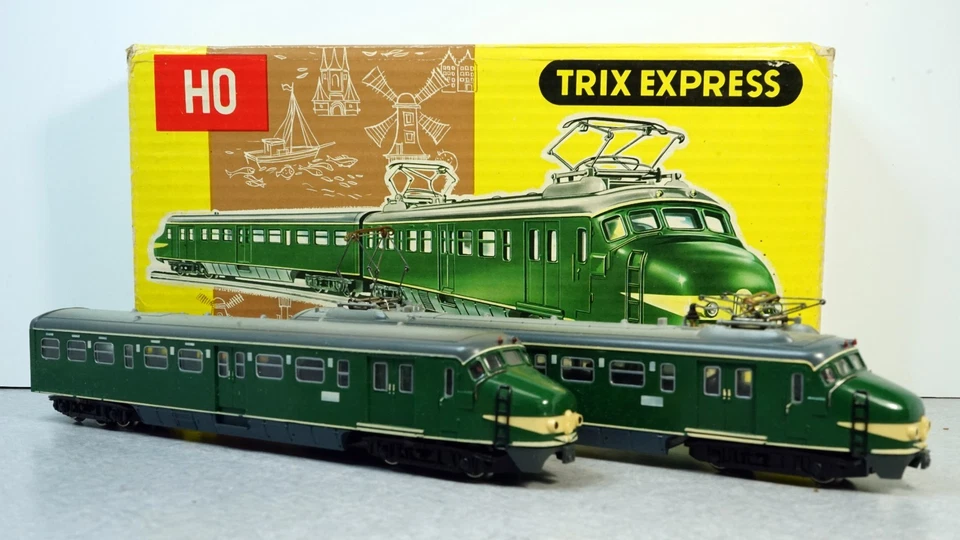 Trix Express 2284 Dutch Electric Railcar C-7 Condition Boxed with Instructions - Image 1 of 4