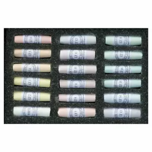 Unison Artists Soft Pastel Box Set - 18 Light Colours - Picture 1 of 1
