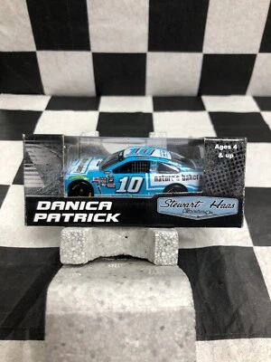 2016 SS #10 DANICA PATRICK *NATURE'S BAKERY REFRESHED* 1/64 Diecast C106865NHDP - Image 1 of 3